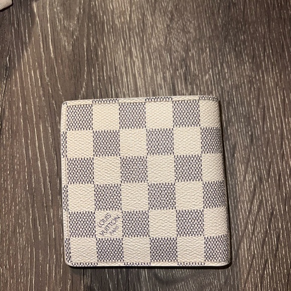 Louis Vuitton Men’s Wallet - Picture 4 of 7